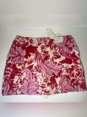 NWT Abercrombie & Fitch Skort Pink and Red Floral - M